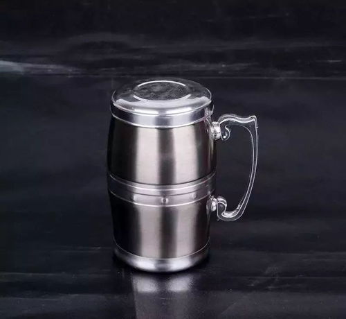 這種杯子不能用來喝水,趕緊換掉,每個(gè)人家里都有